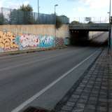 Proseguendo su via Camillo Rosalba e dirigendosi verso lo Stadio San Nicola, si trova un sottopasso che pullula di tag...